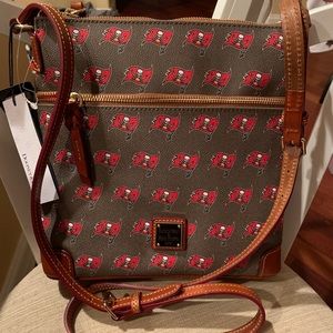 Dooney & Bourke TAMPA BAY BUCS Crossbody